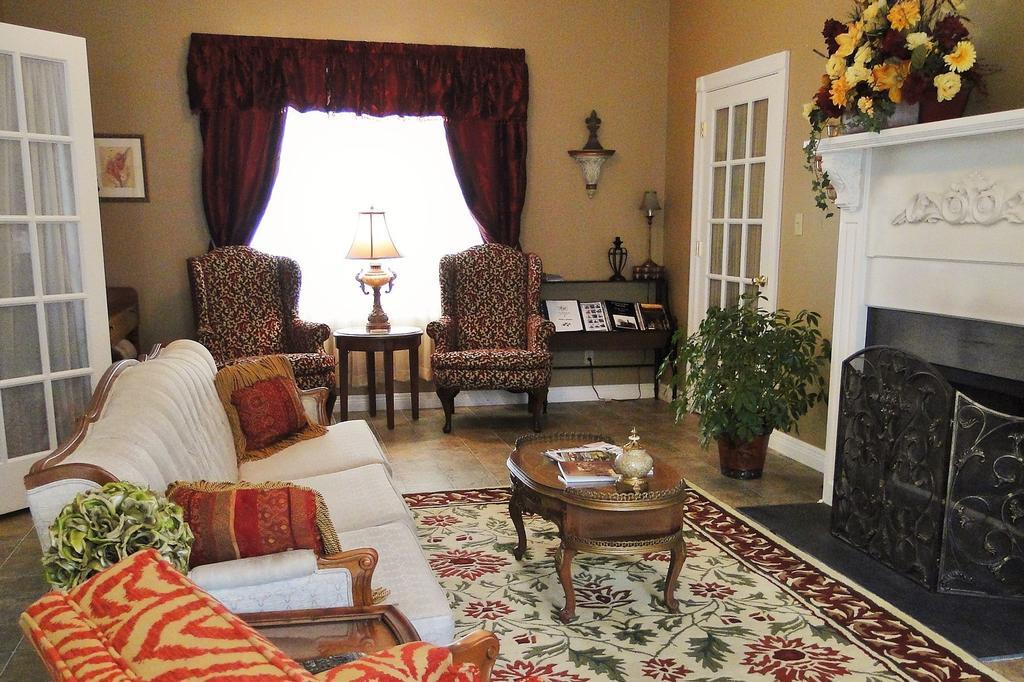 Hill House Bed And Breakfast Loretto 外观 照片
