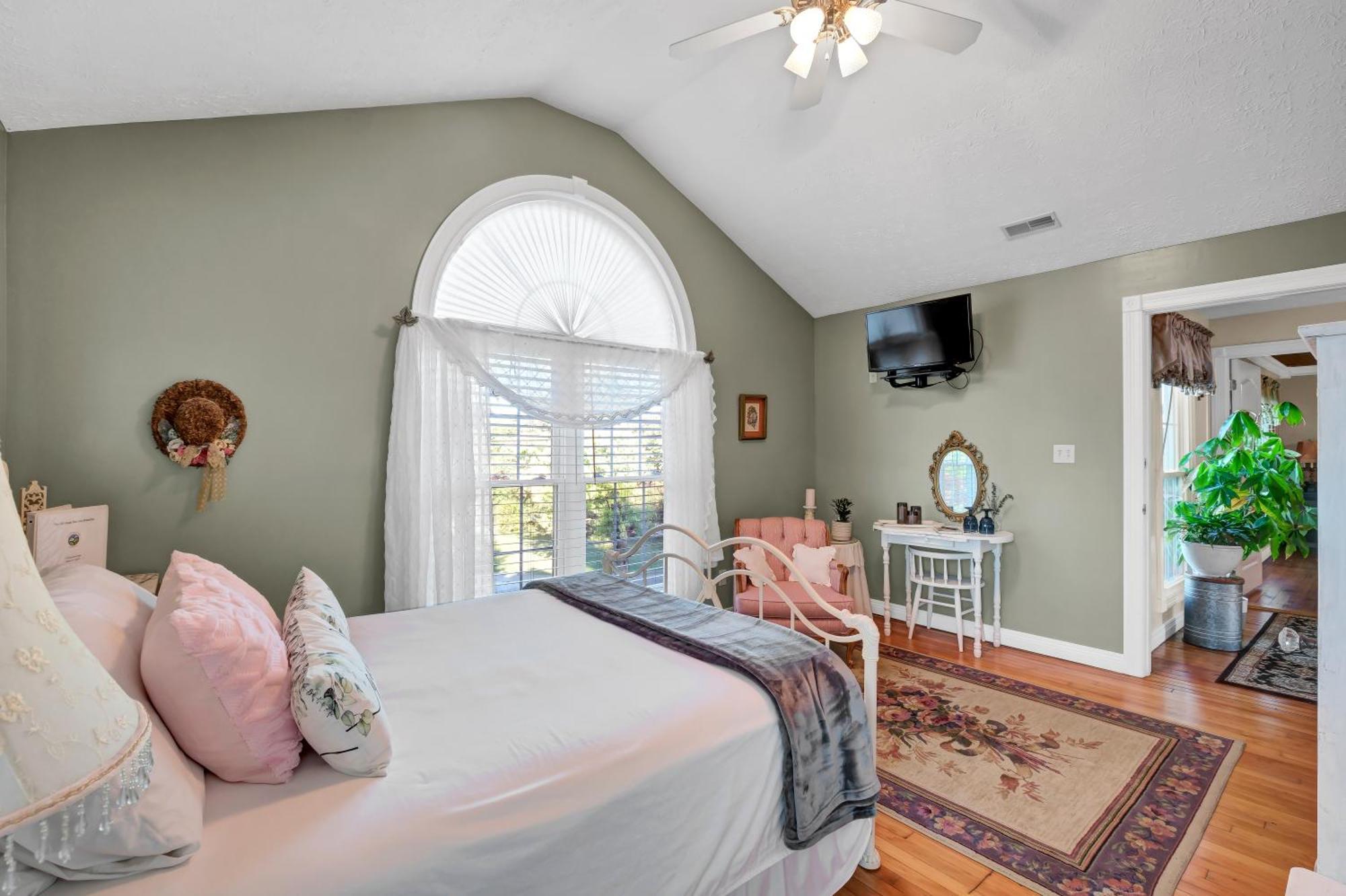 Hill House Bed And Breakfast Loretto 外观 照片