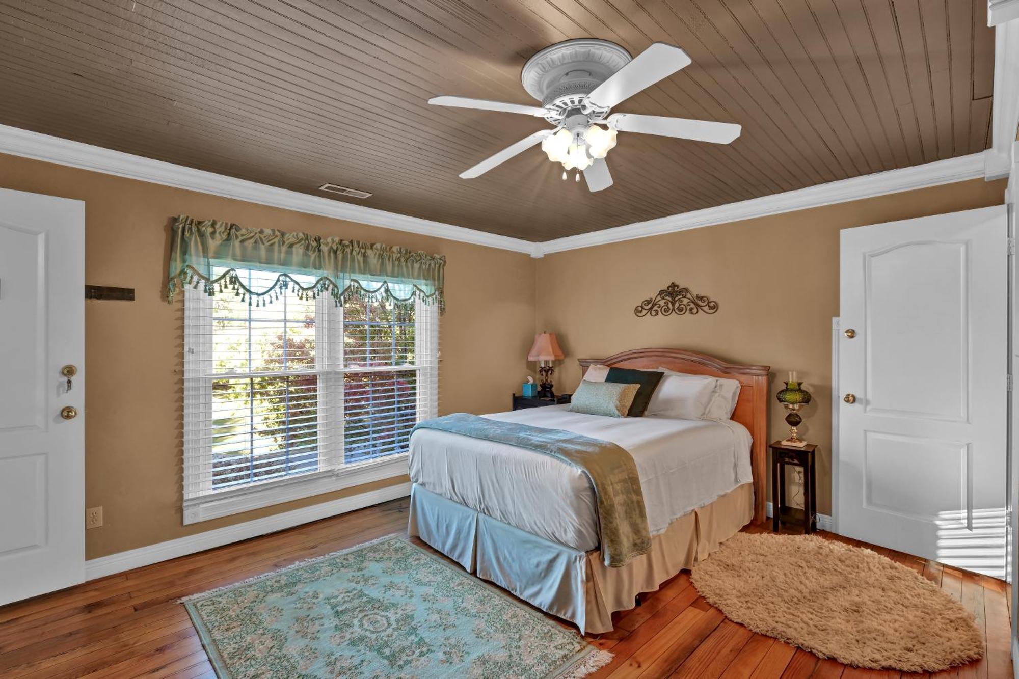 Hill House Bed And Breakfast Loretto 外观 照片