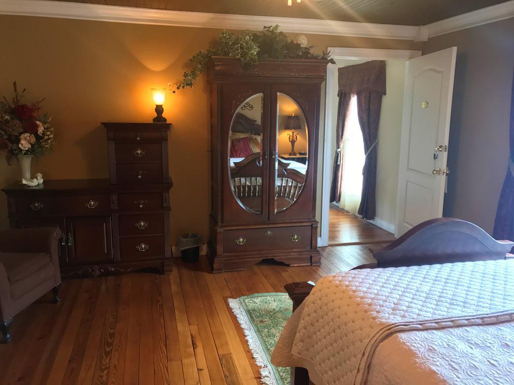 Hill House Bed And Breakfast Loretto 外观 照片