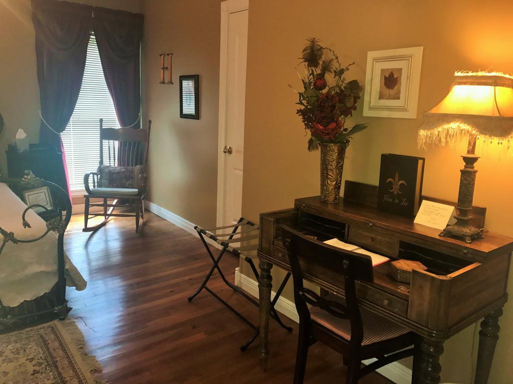 Hill House Bed And Breakfast Loretto 外观 照片